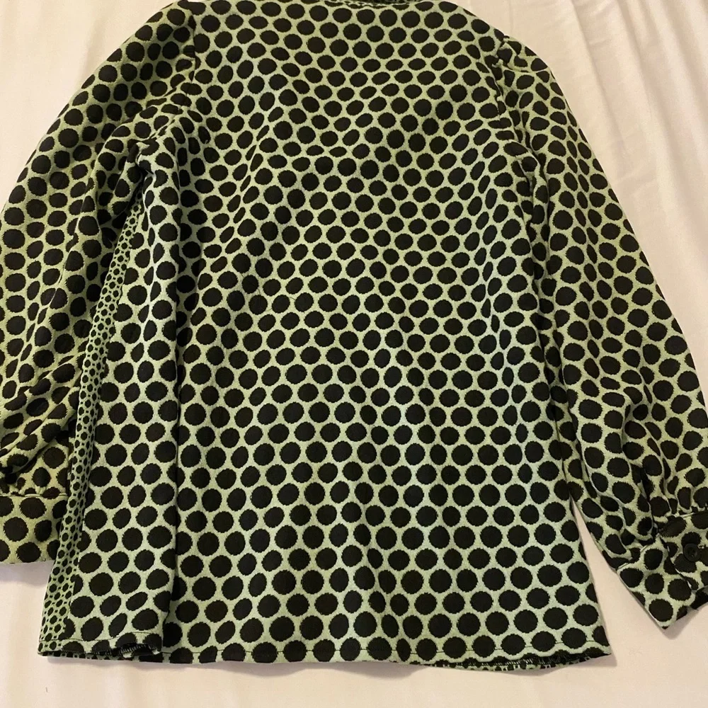 Eva Franco unique button up top in a size 8 - no material tag / likely a sample - Picture 8 of 15